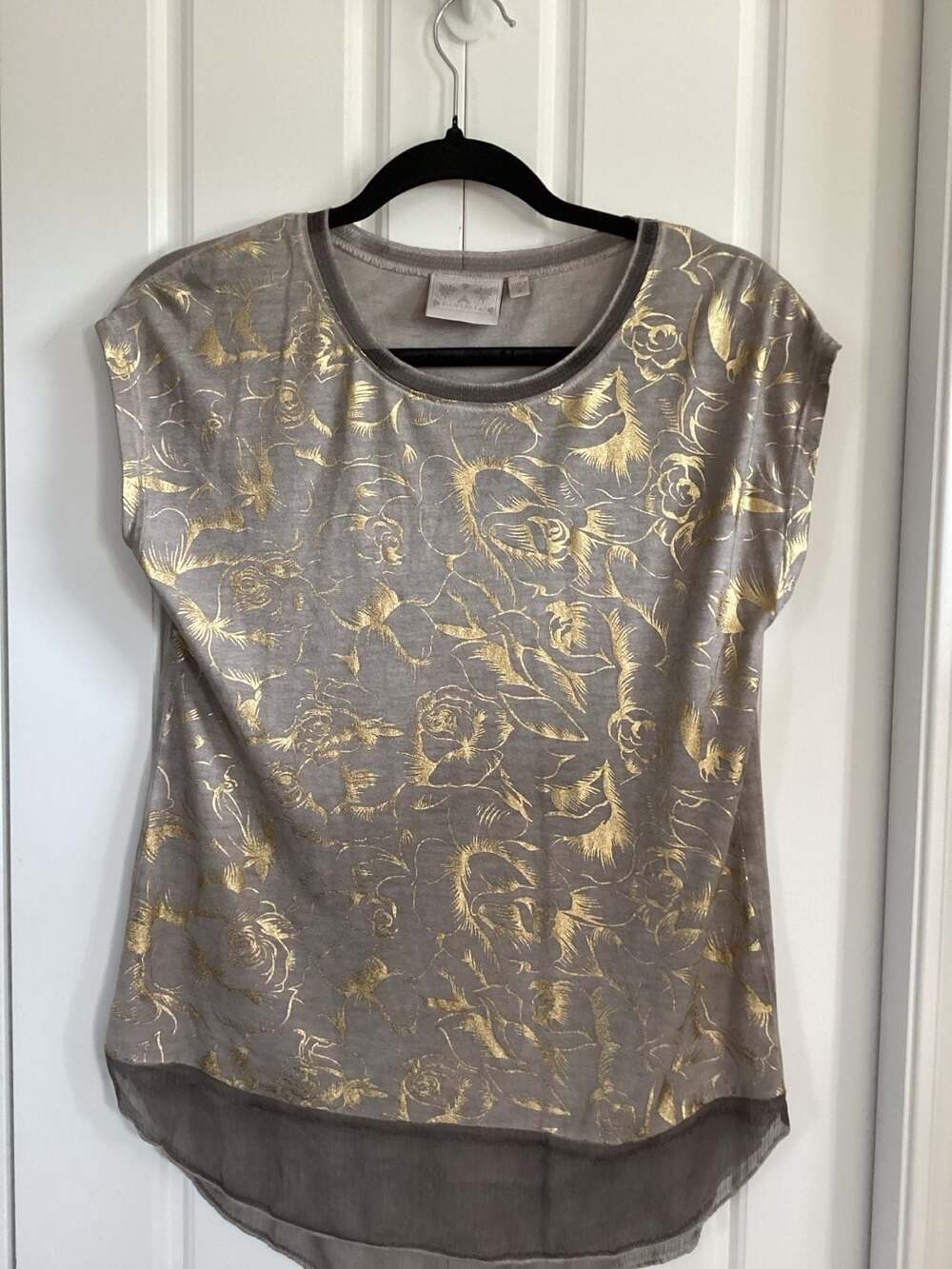 Dantelle Gray And Gold Foil Floral Short Sleeve T-Shirt Style D190627 Size S